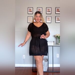 Elegant Black Knit Dress with Belt